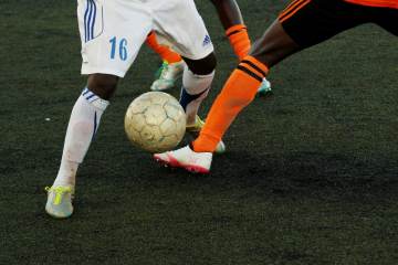 动真格了！FIFA开启全面清算，德尚公开质疑裁判恐遭禁赛？（配图示意）